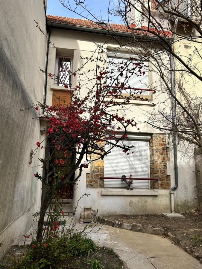 21m2 Equipe Et Meuble Centre Massy Apartment